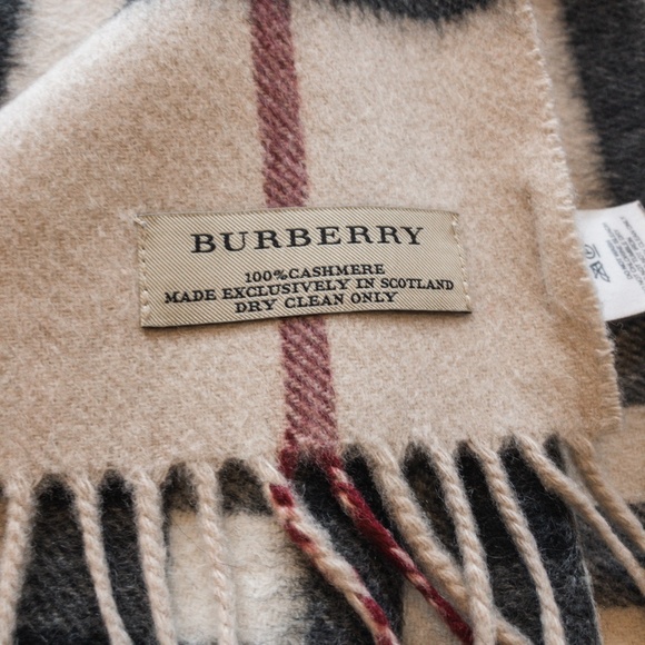Burberry | Classic Check Cashmere Scarf | Stone - Picture 5 of 7